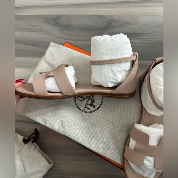 Hermes’ Santorini Sandal - Picture 3 of 5